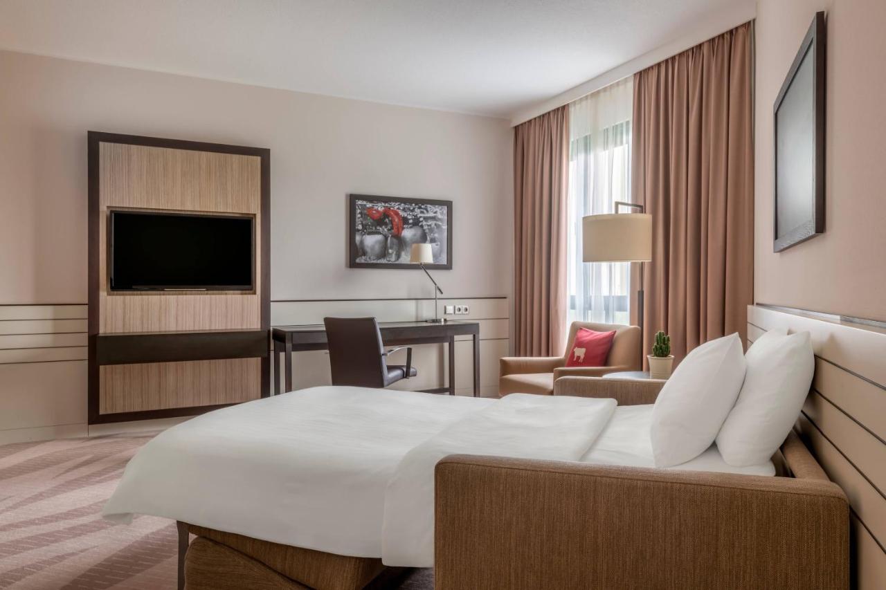 Familienzimmer mit Kingsize-Bett und Schlafsofa
